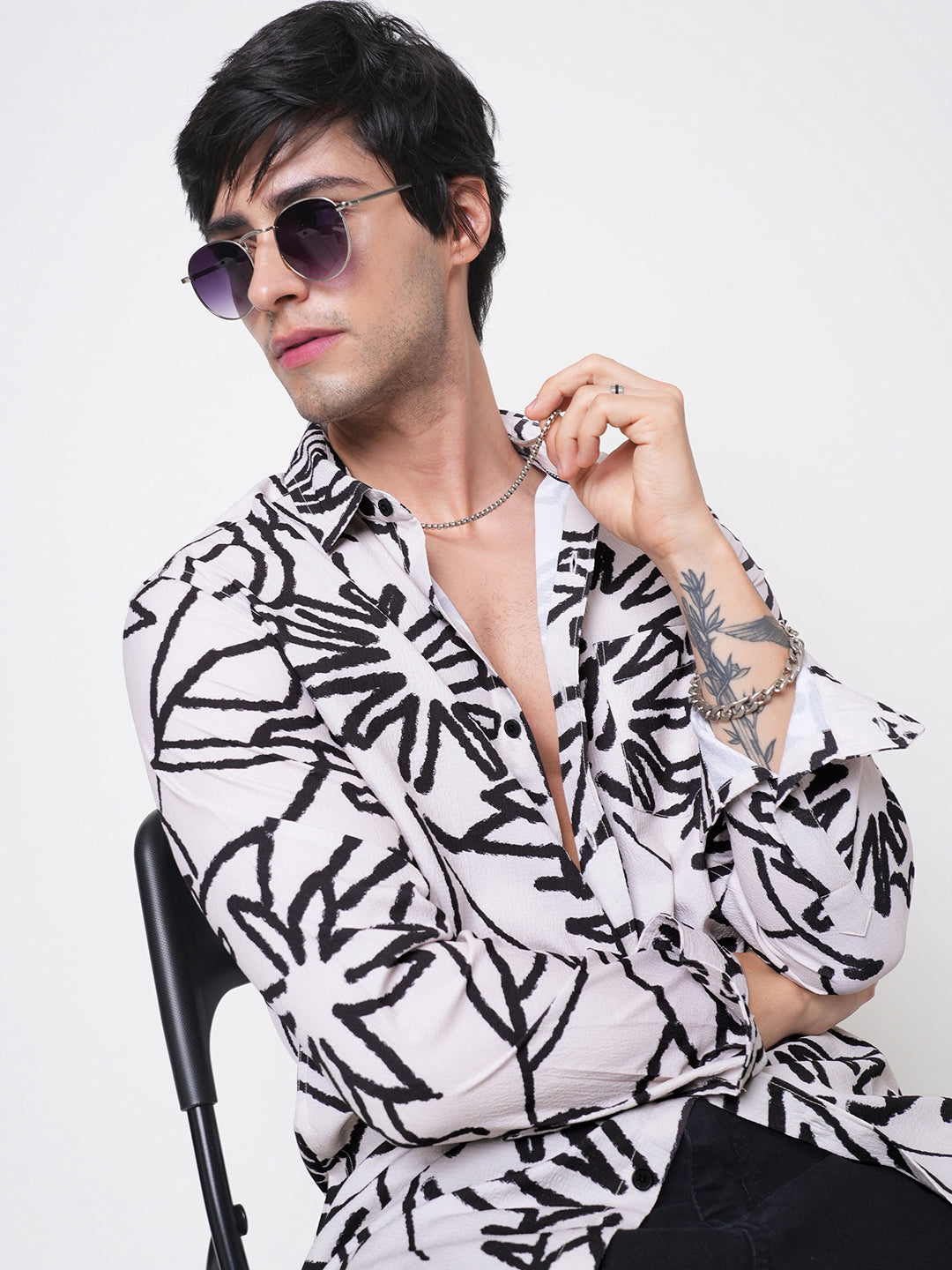 VASTRADO Men Classic Slim Fit Spread Collar Floral Printed Casual Shirt