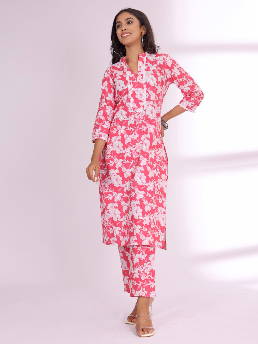 Varanga Pink Floral Printed Mandarin Collar Pure Cotton Kurta with Trousers