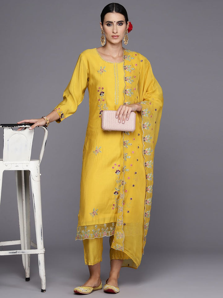 Indo Era Women Floral Embroidered Regular Thread Work Kurta with Trousers & Dupatta