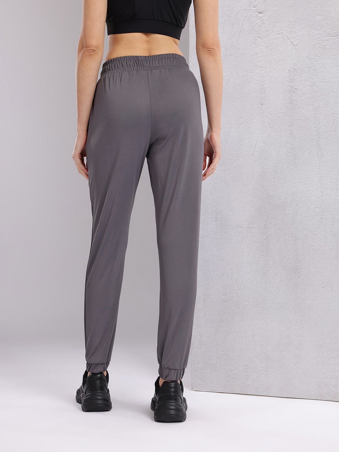 HRX by Hrithik Roshan Women Mid-Rise Regular Fit Training Joggers