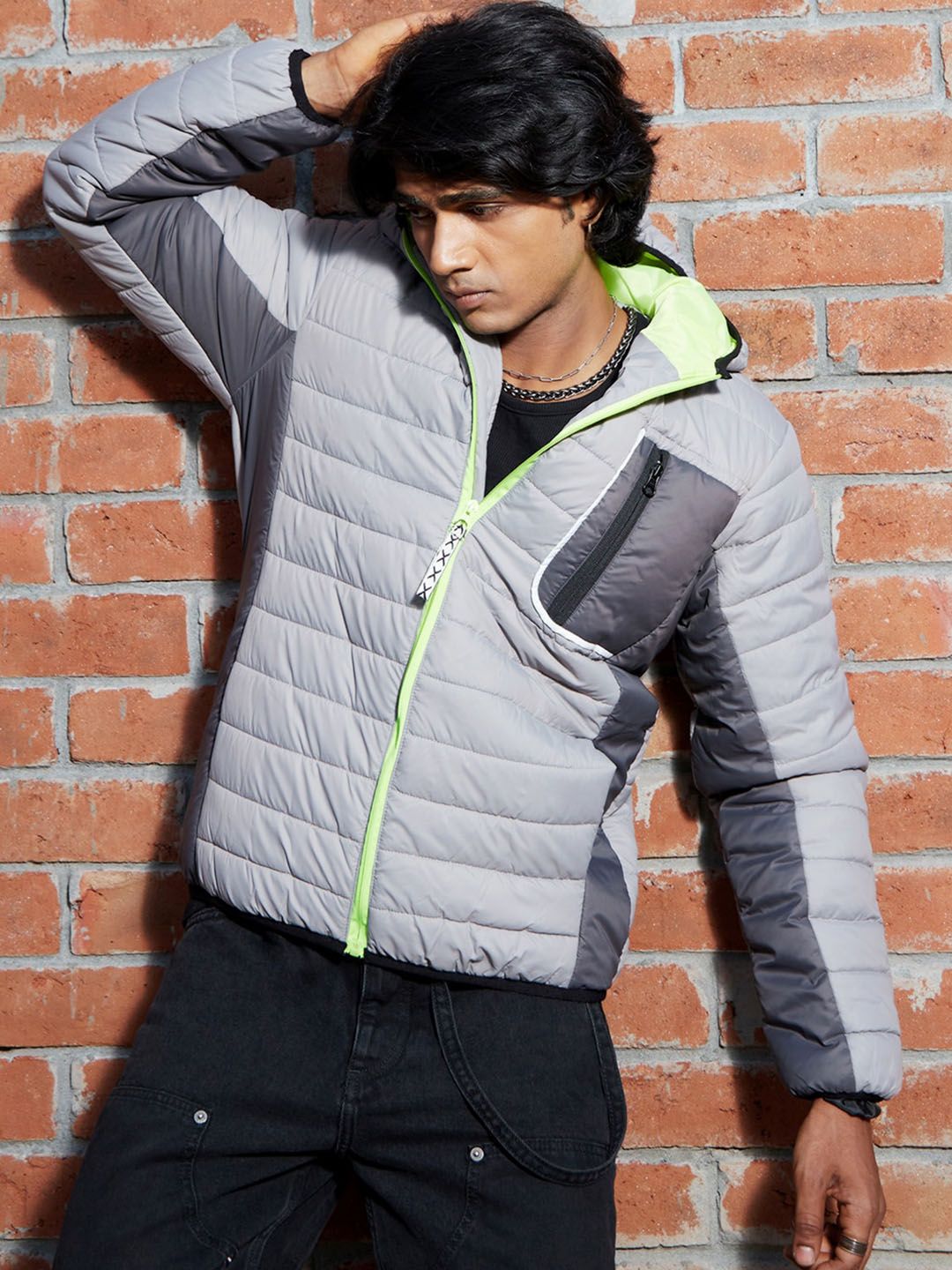 Kampus Sutra Grey Hooded Windcheater Puffer Jaket dengan zip kontras