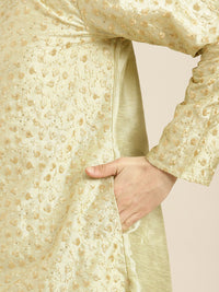 SOJANYA Men Green & Gold-Toned Floral Kurta