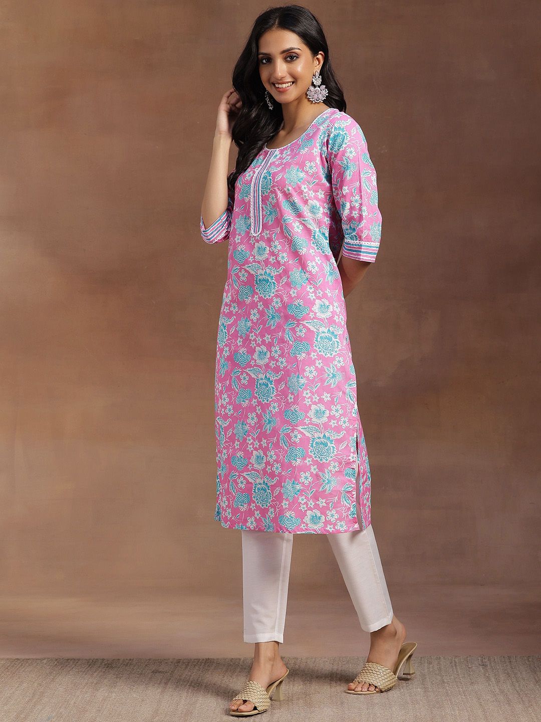 Libas Women Floral Printed Gotta Patti Floral Kurta