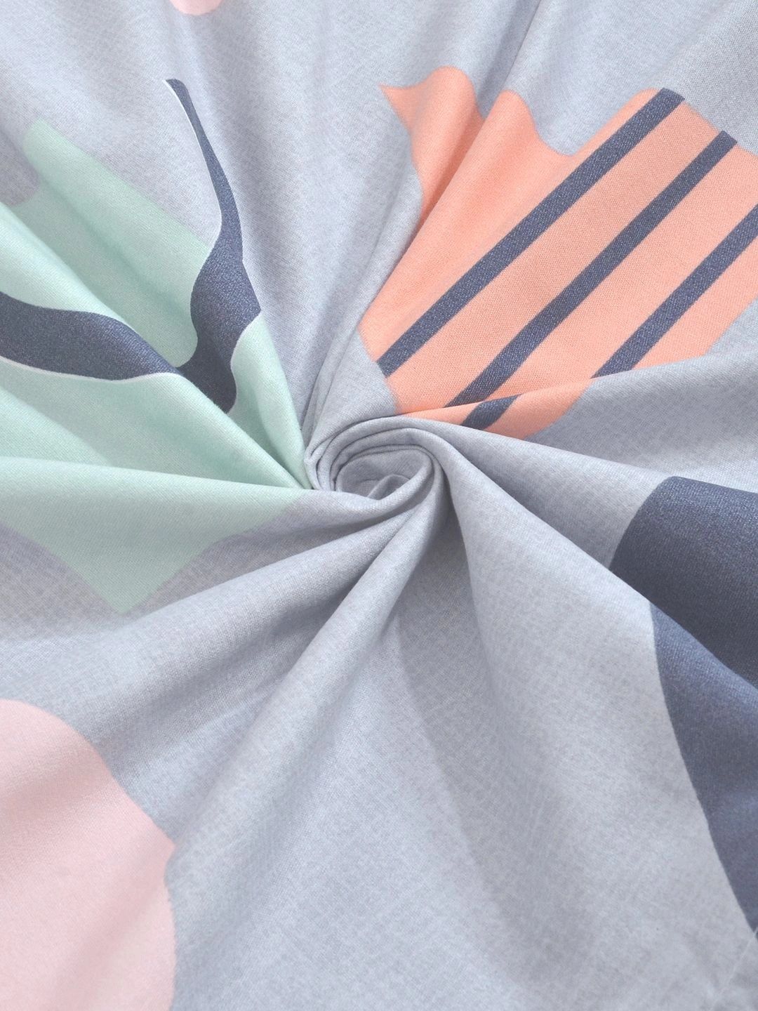 Myntra Elegant Homes Grey & Green Geometric 300 TC King Bedsheet with 2 Pillow Covers