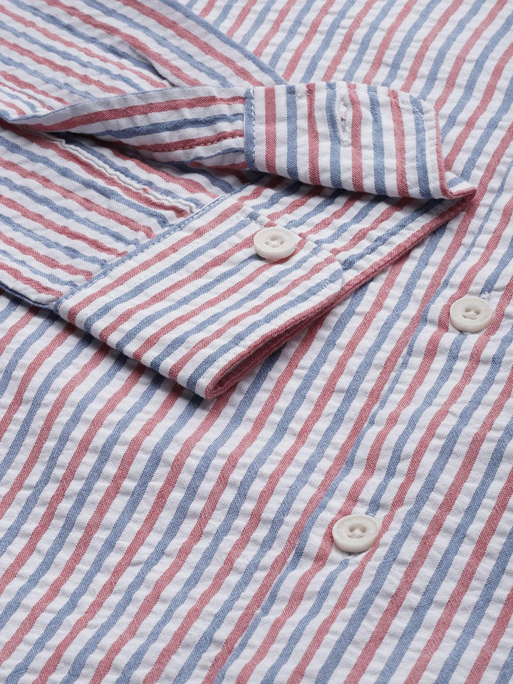 THE BEAR HOUSE Men White & Blue Slim Fit Striped Seersucker Cotton Casual Shirt