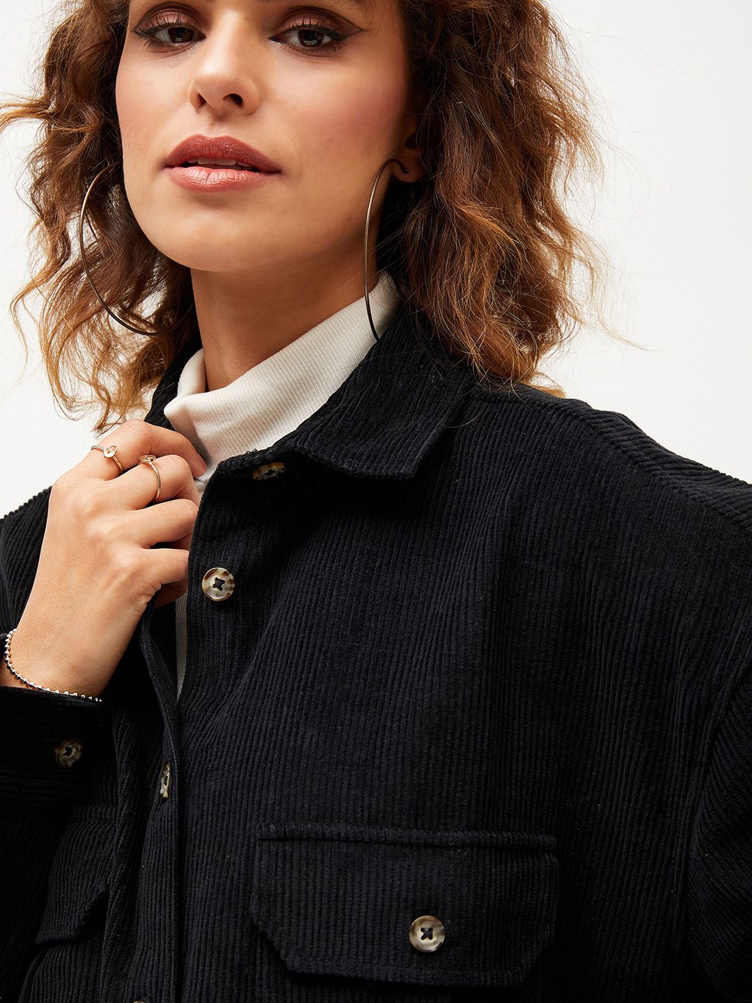 SASSAFRAS Oversized Self Designed Cutaway Collar Corduroy Casual Shirt