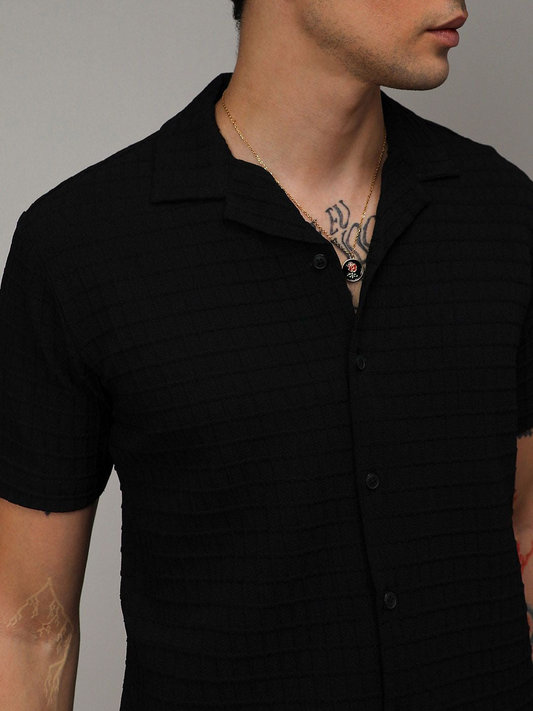 Campus Sutra Men Solid Checked Pure Cotton Shirt & Shorts Set
