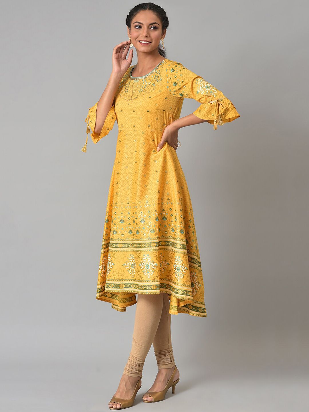 AURELIA Festive Floral Print Crepe Kurta