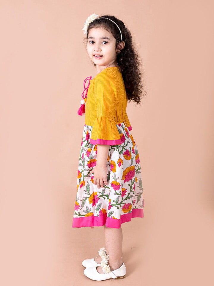 pspeaches Yellow & White Floral Tie-Up Neck Cotton Dress