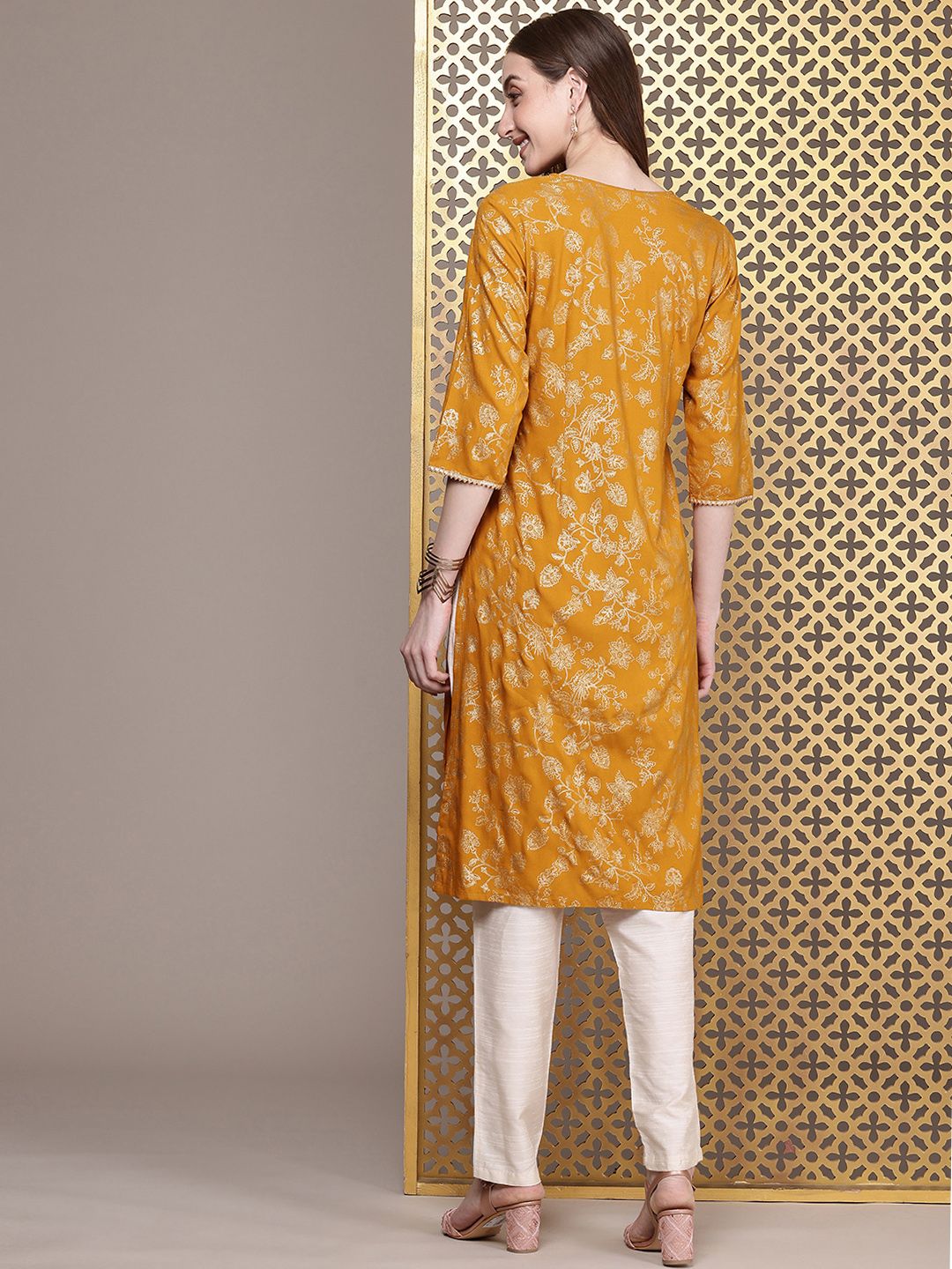 House of Pataudi Floral Printed Thread Work Detail Jashn Kurta