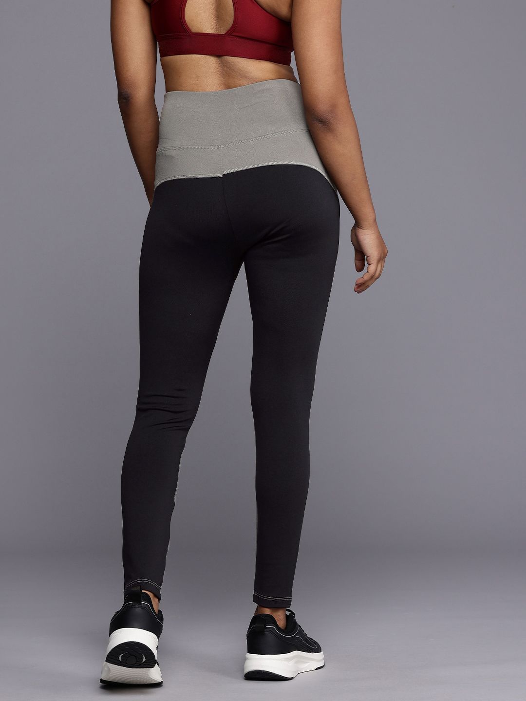 HRX by Hrithik Roshan Women Run On Cloudstrail Colorblocked Rapid Dry Running Tights