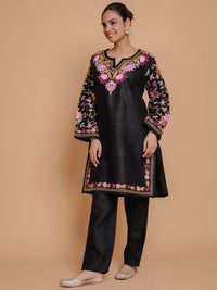 HOUSE OF KARI  Floral Embroidered Aari Work Straight Kurta With Trousers