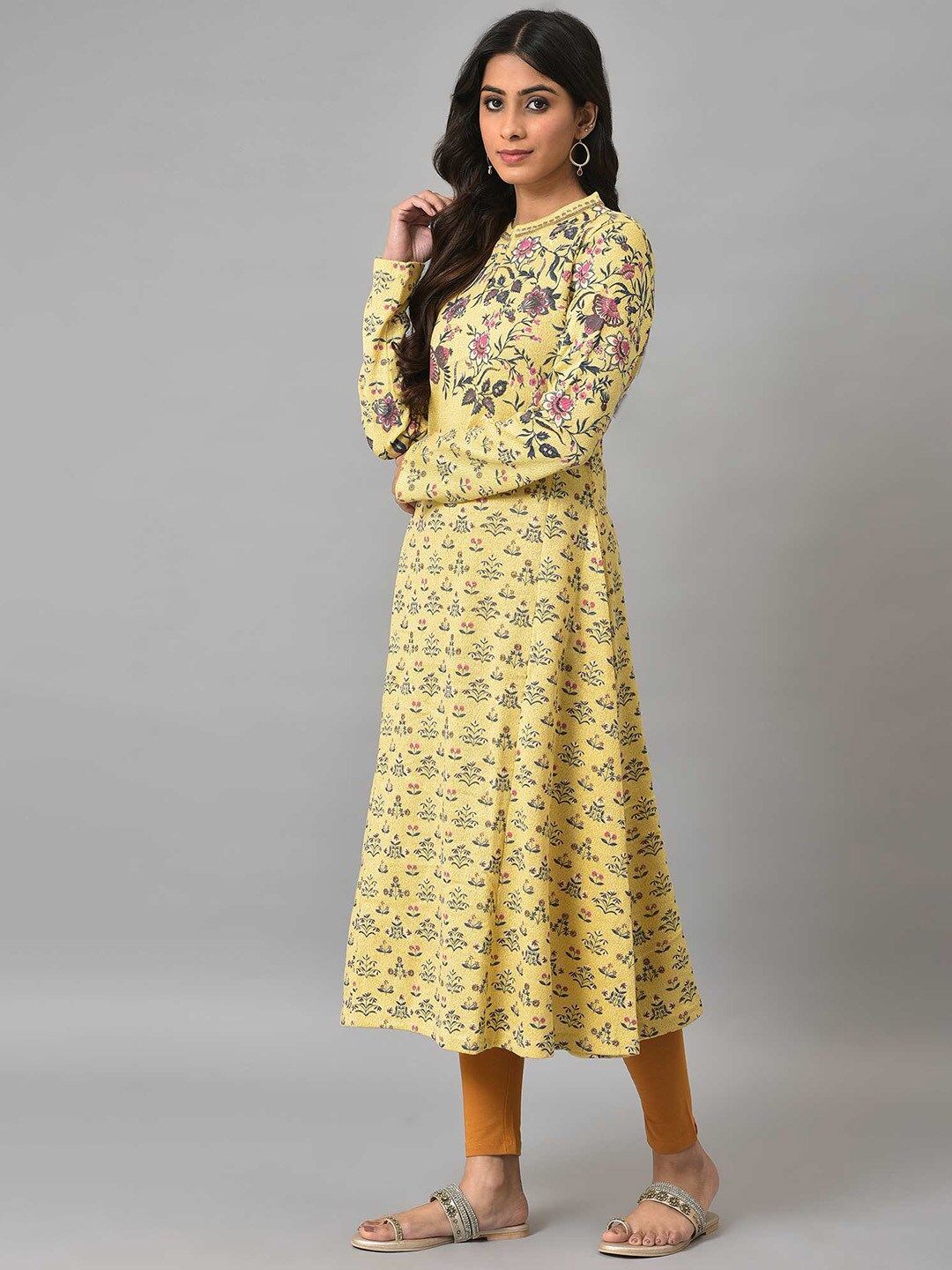 W Women Floral Woven Design Acrylic Kurta