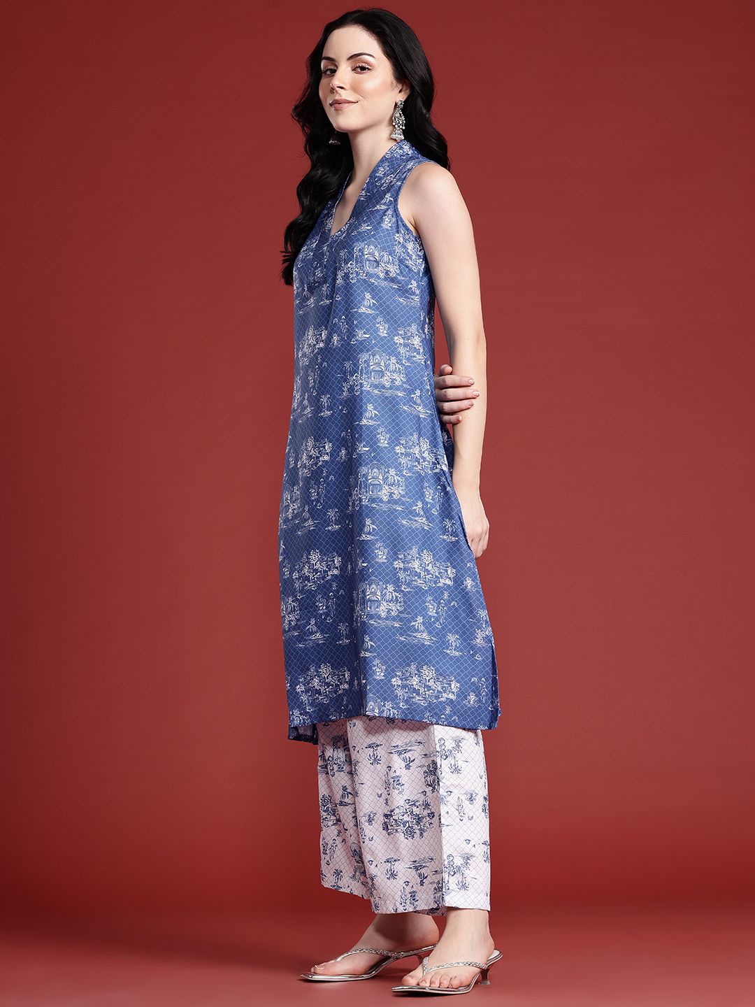 Anouk Floral Printed Kurta with Trousers & With Dupatta