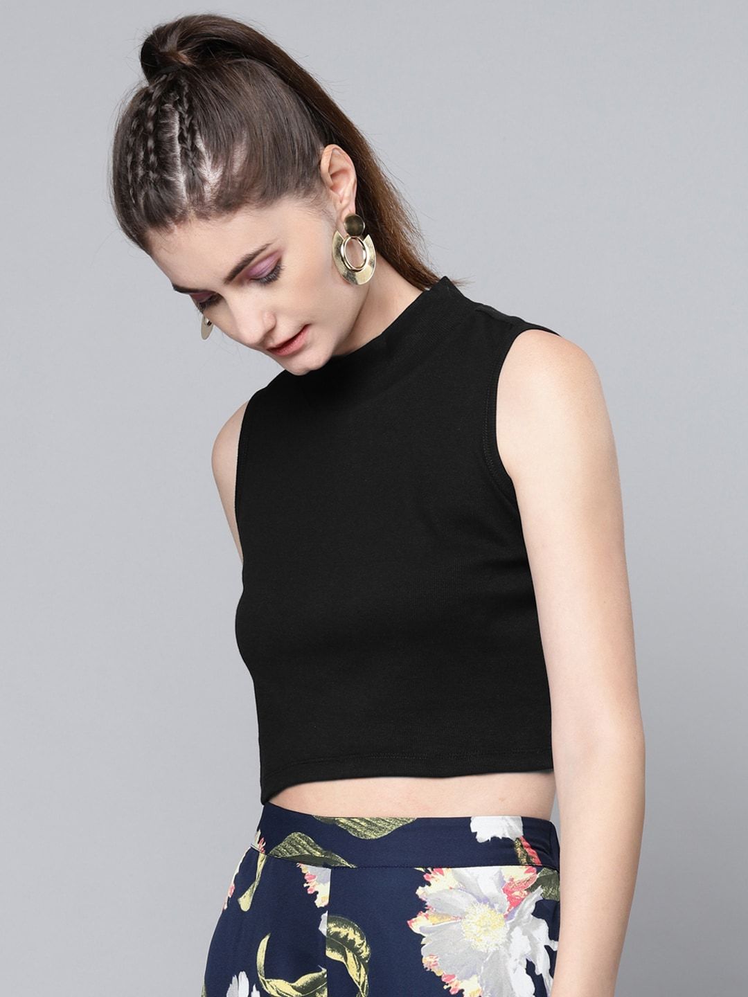 SASSAFRAS Black Solid Crop Top