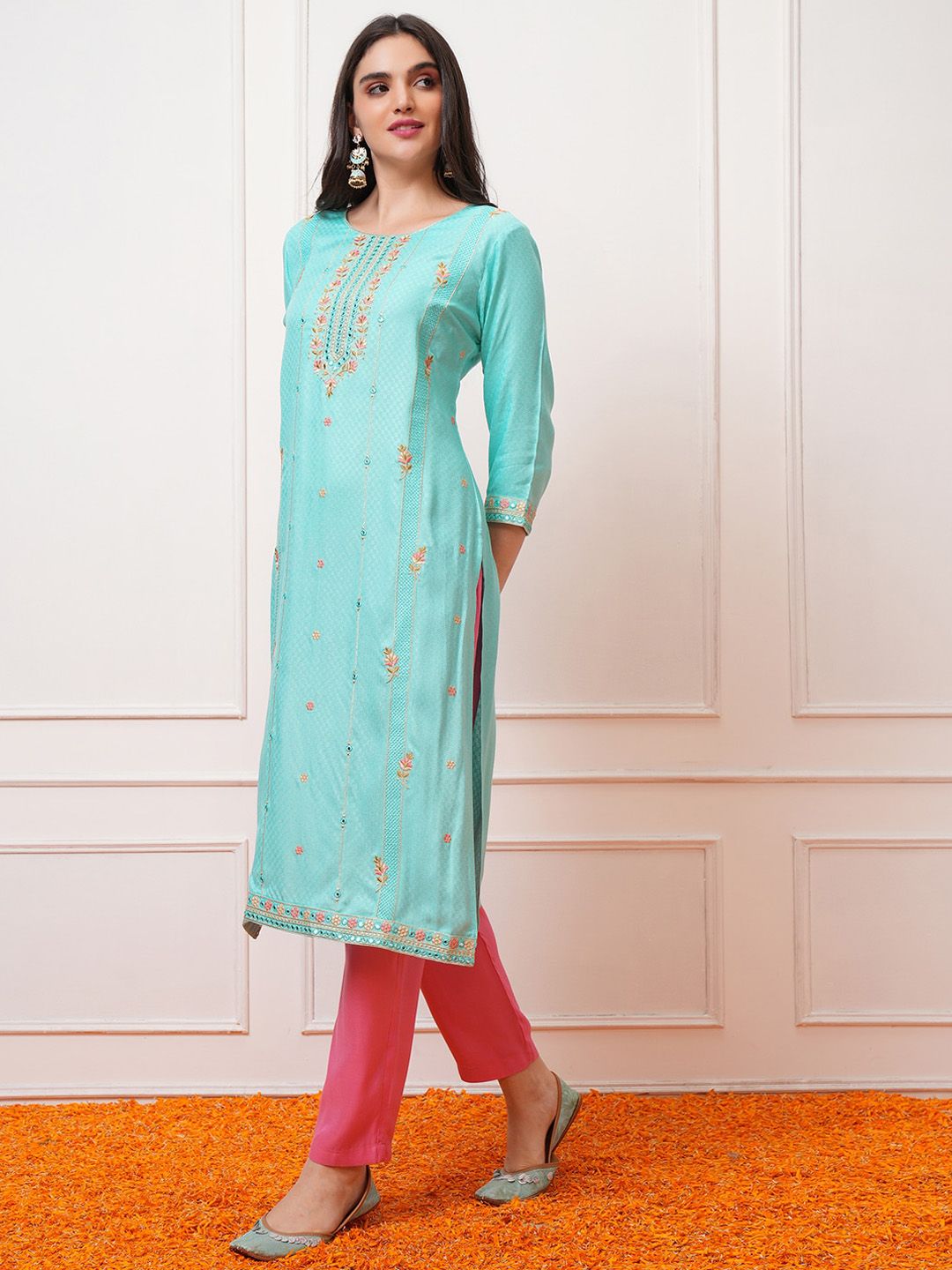 Vishudh Ethnic Motifs Embroidered Round Neck Thread Work Straight Kurta