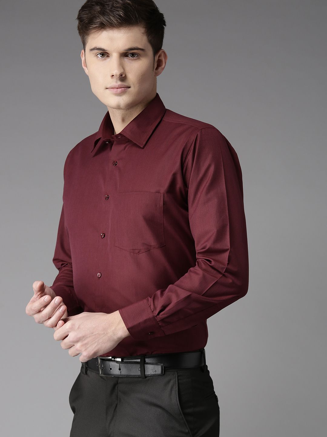DENNISON Men Burgundy Regular Fit Solid Formal Shirt