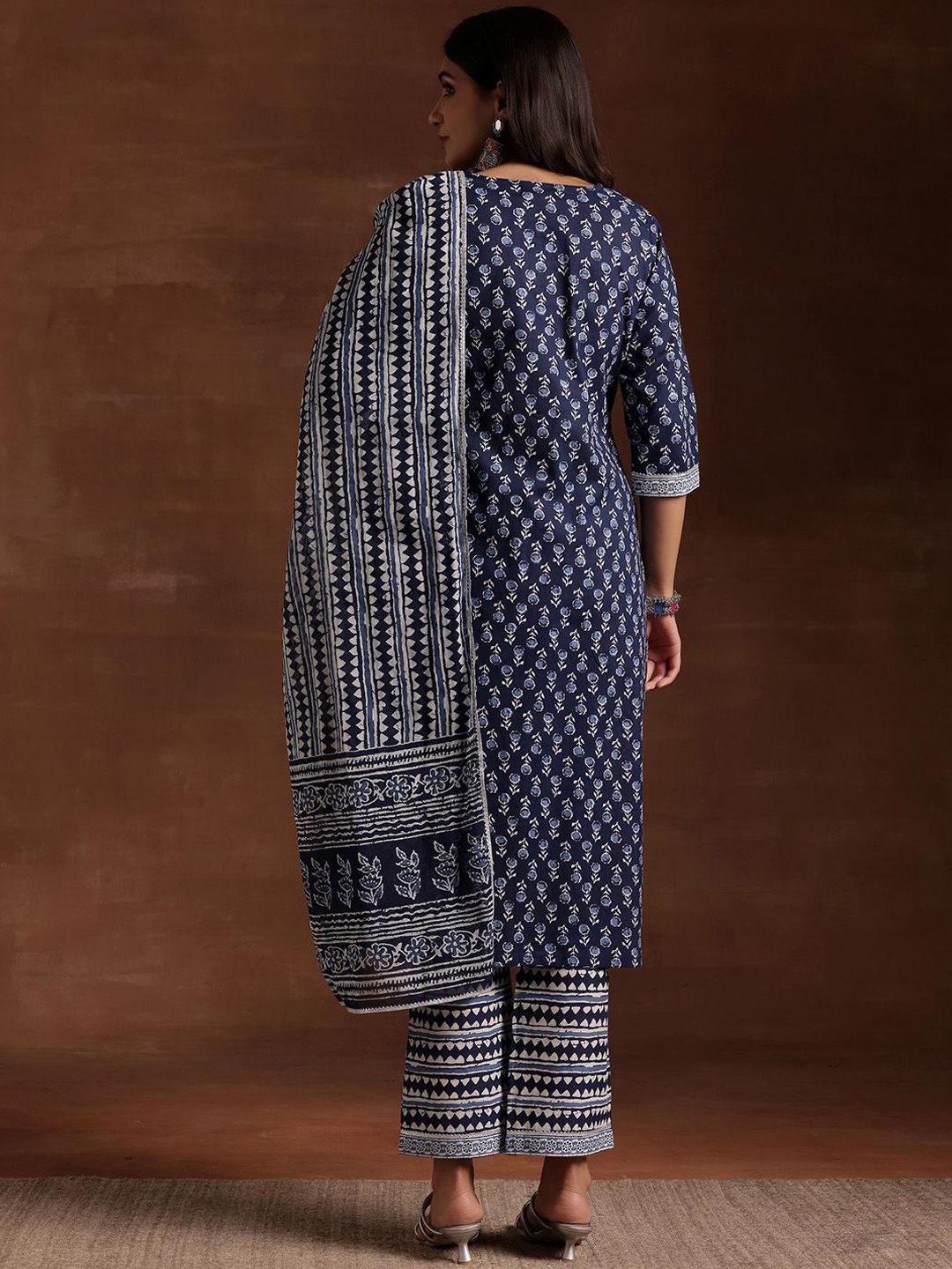 Libas Floral Printed Notch Neck Pure Cotton Straight Kurta with Trousers & Dupatta