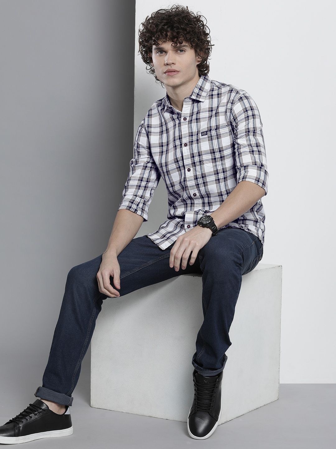 The Indian Garage Co Men Checked Casual Shirt