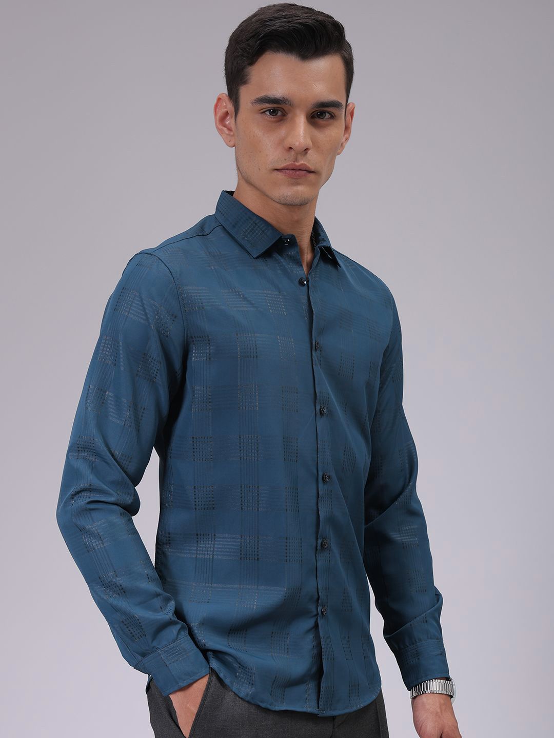 The Indian Garage Co Men Cutaway Collar Checked Slim Fit Party Shirt