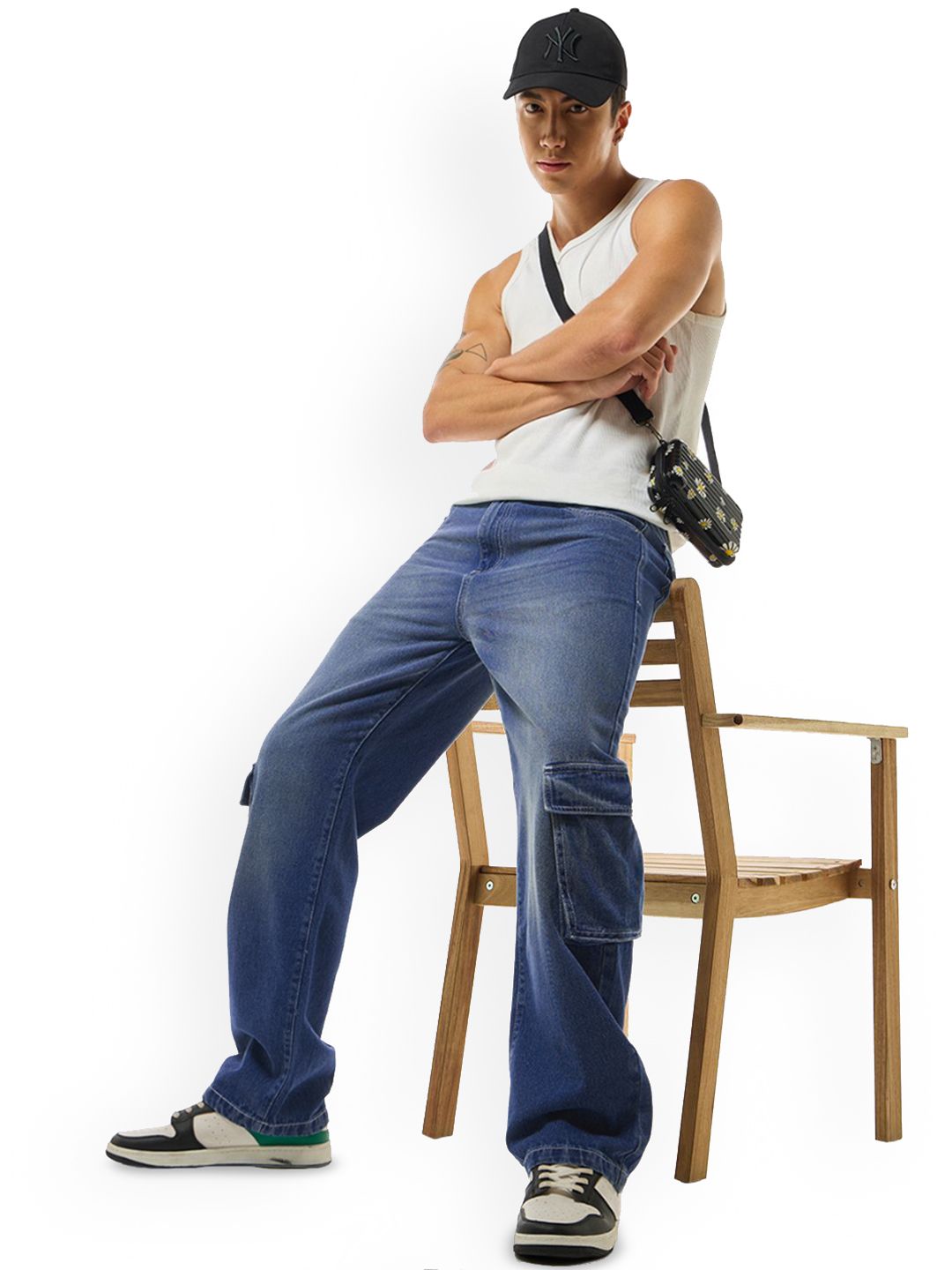 Bewakoof Men Straight Fit Cargo Jeans