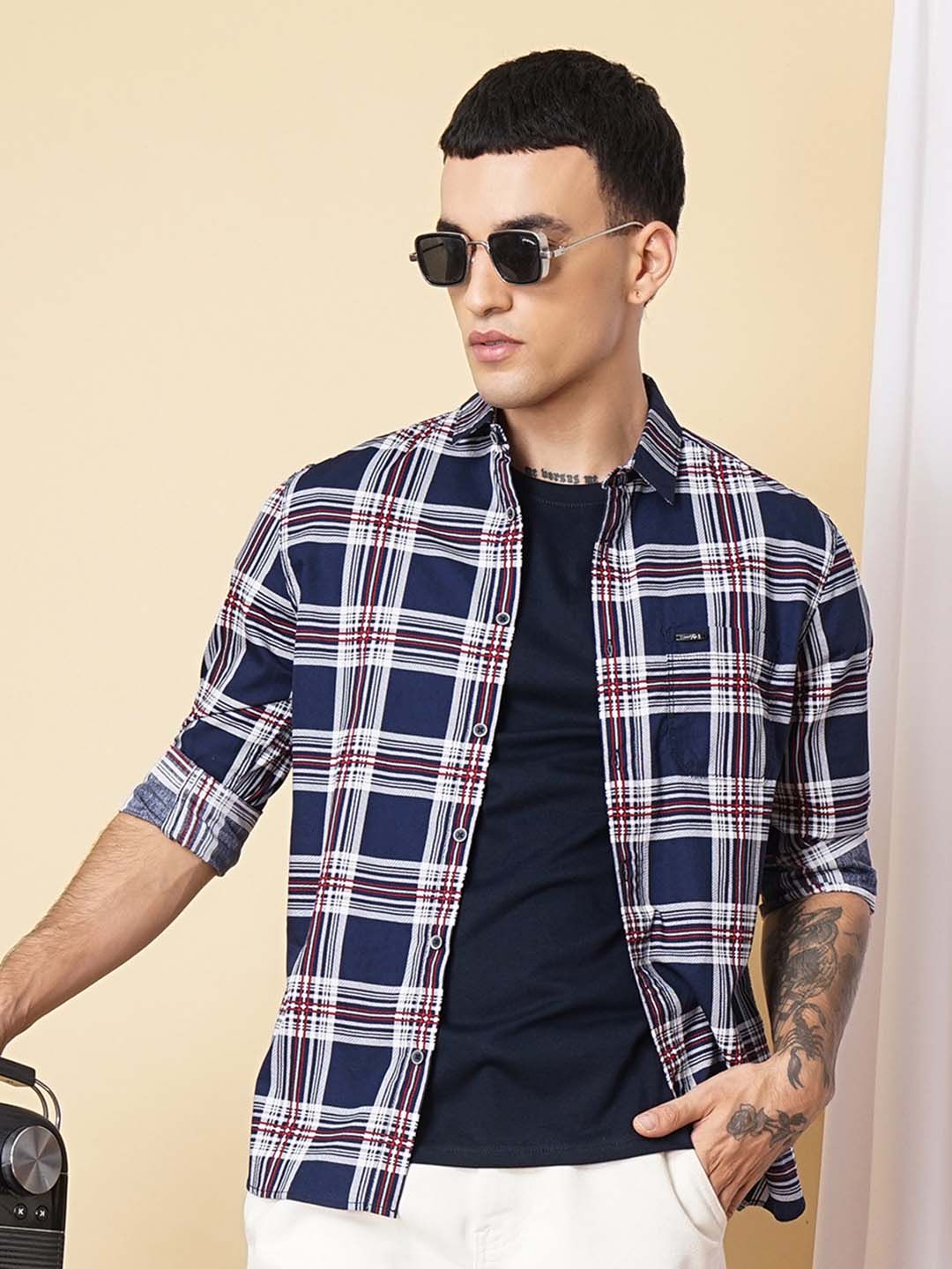 The Indian Garage Co Men Navy Blue & White Slim Fit Tartan Checks Checked Casual Shirt