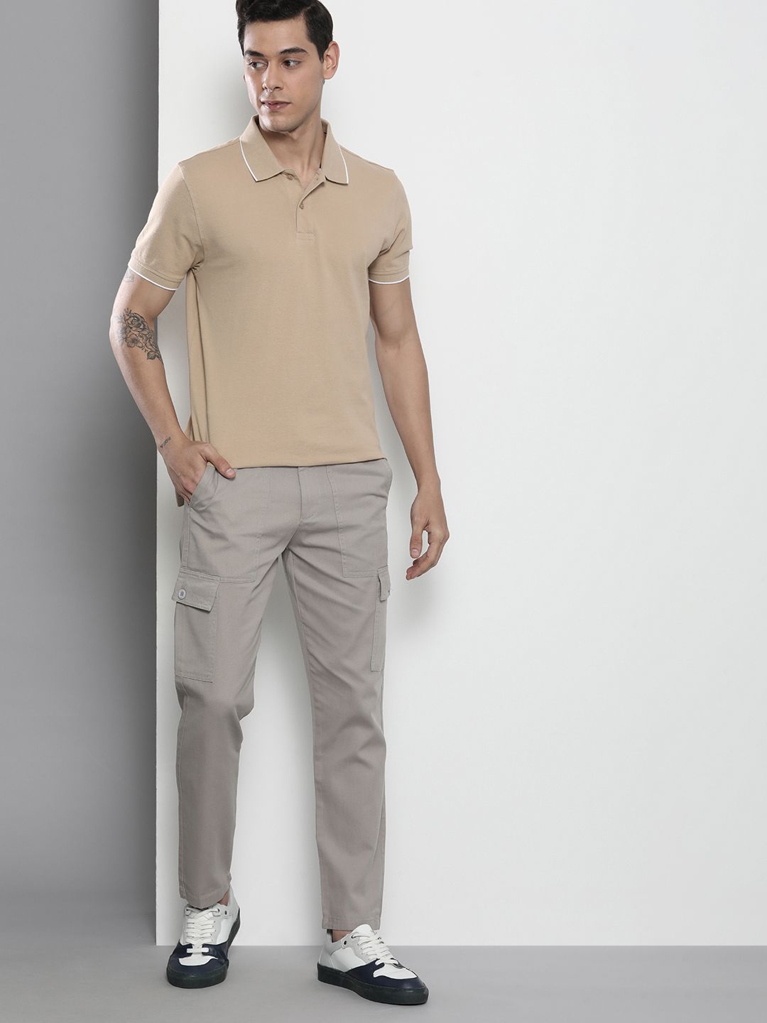 The Indian Garage Co Men Grey Slim Fit Cotton Cargos Trousers