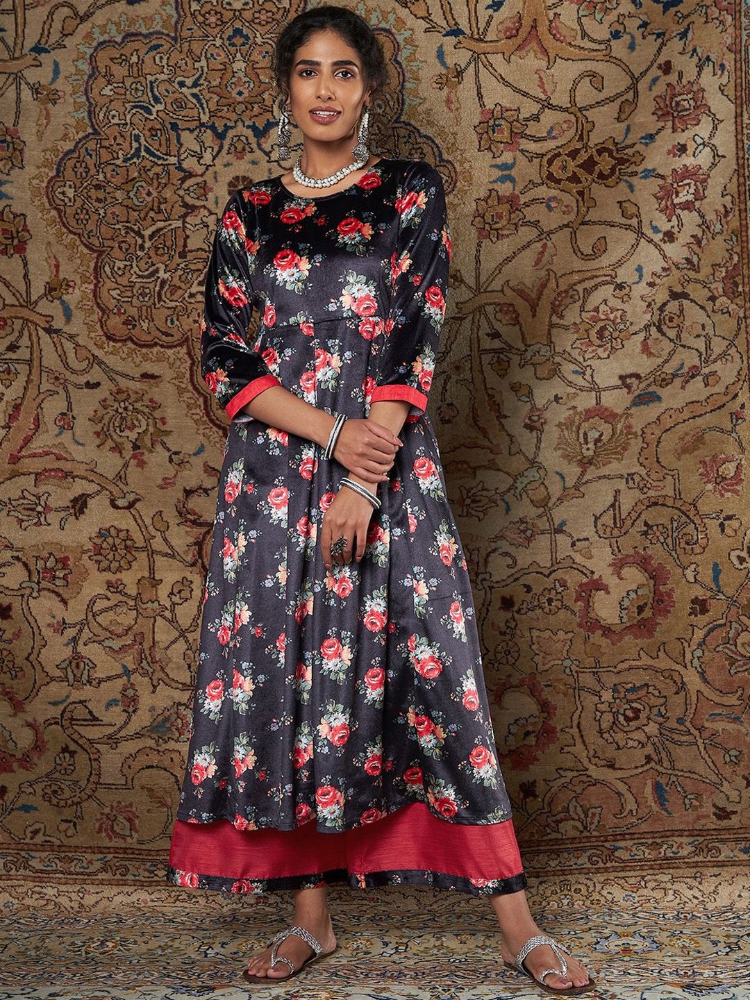 Shae by SASSAFRAS Women Navy Blue Floral Printed Velvet Kurta with Trouser