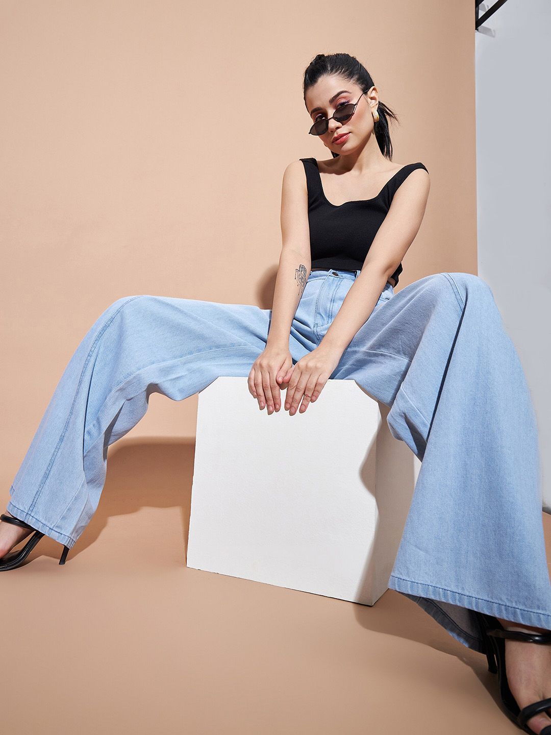 SASSAFRAS BASICS Women Wide Leg Mid Rise Light Fade Jeans