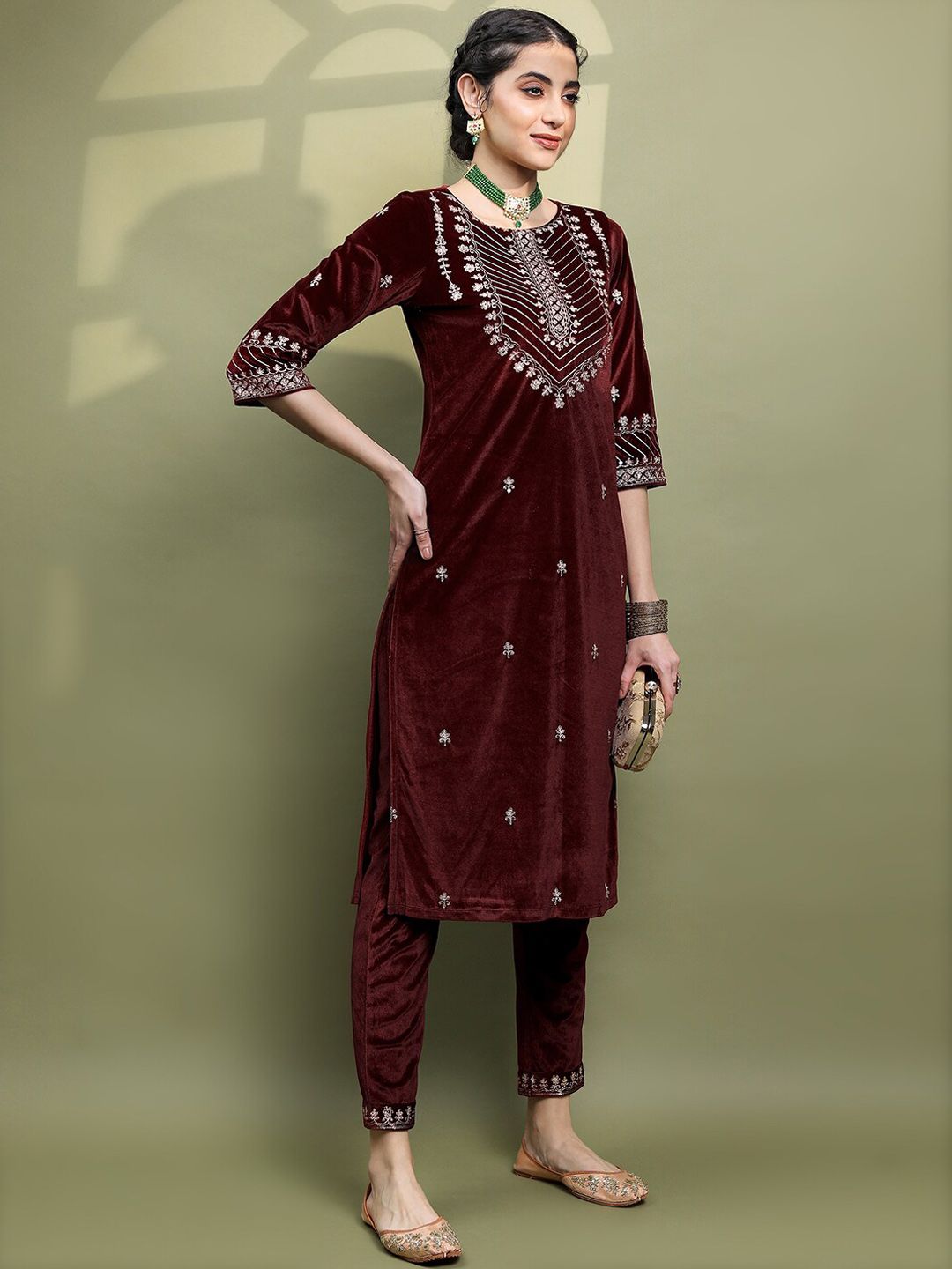 Vishudh Women Floral Embroidered Knitted Velvet Kurta with Trousers & With Dupatta