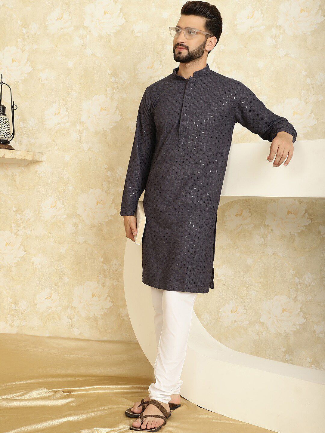 SOJANYA Kurta Lurus Bersulam Geometrik Kapas Tulen dengan Churidar