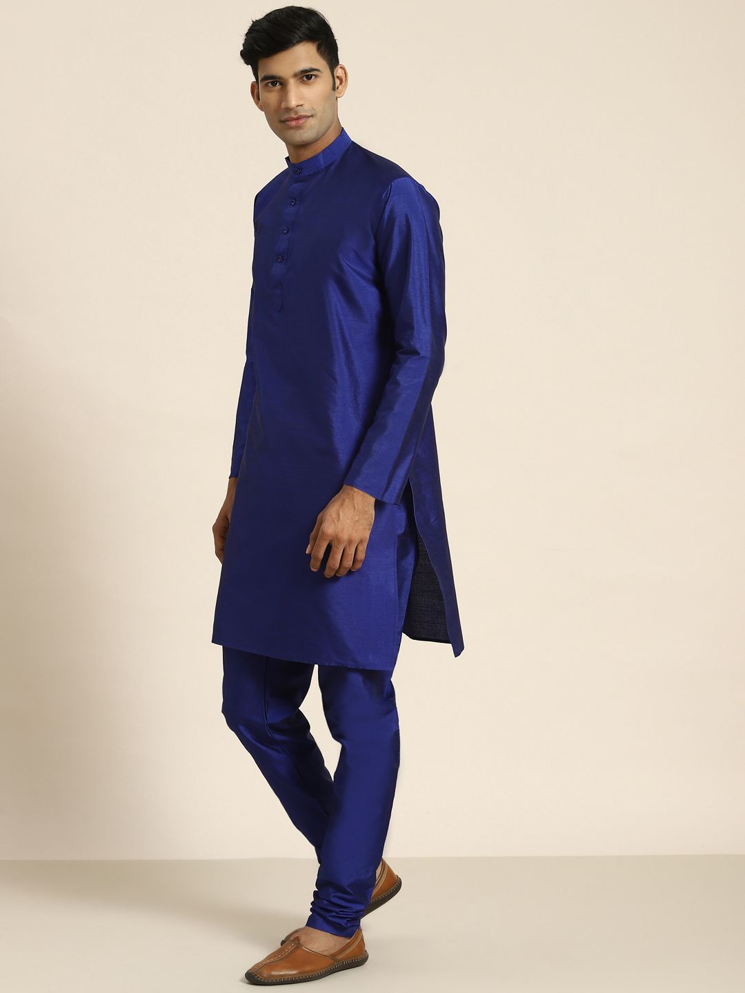 SOJANYA Men Blue Ethnic Motifs Embroidered Kurta with Churidar