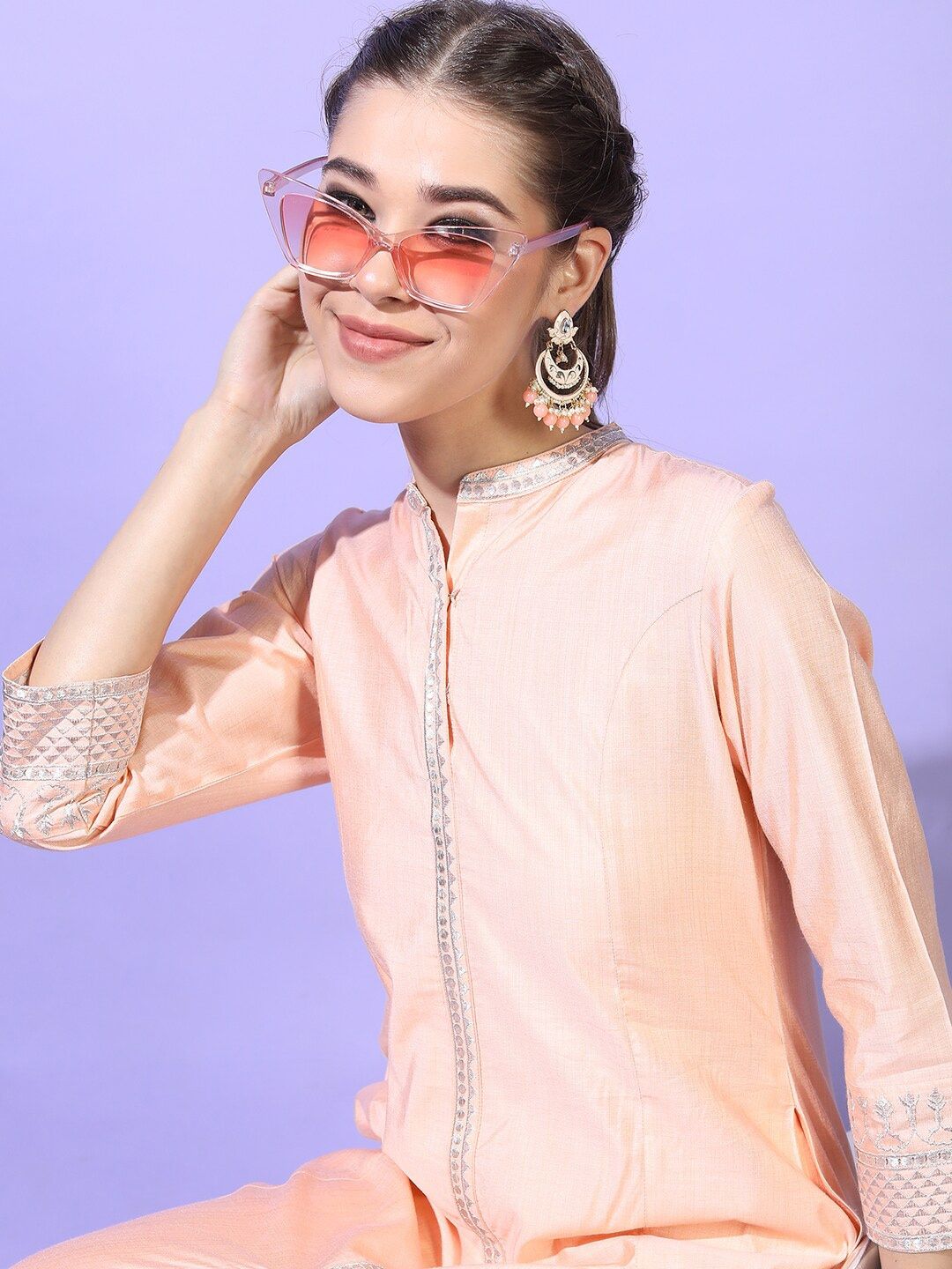Vishudh Women Solid Viscose Rayon Kurta with Trouser