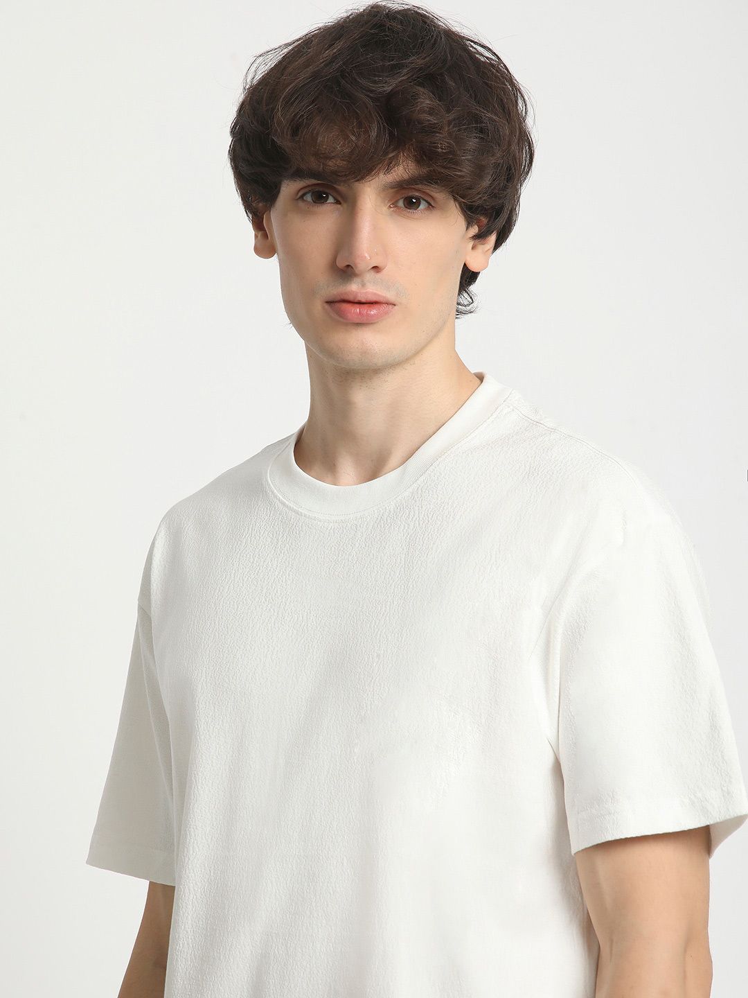 THE BEAR HOUSE Men Round Neck Solid T-shirt