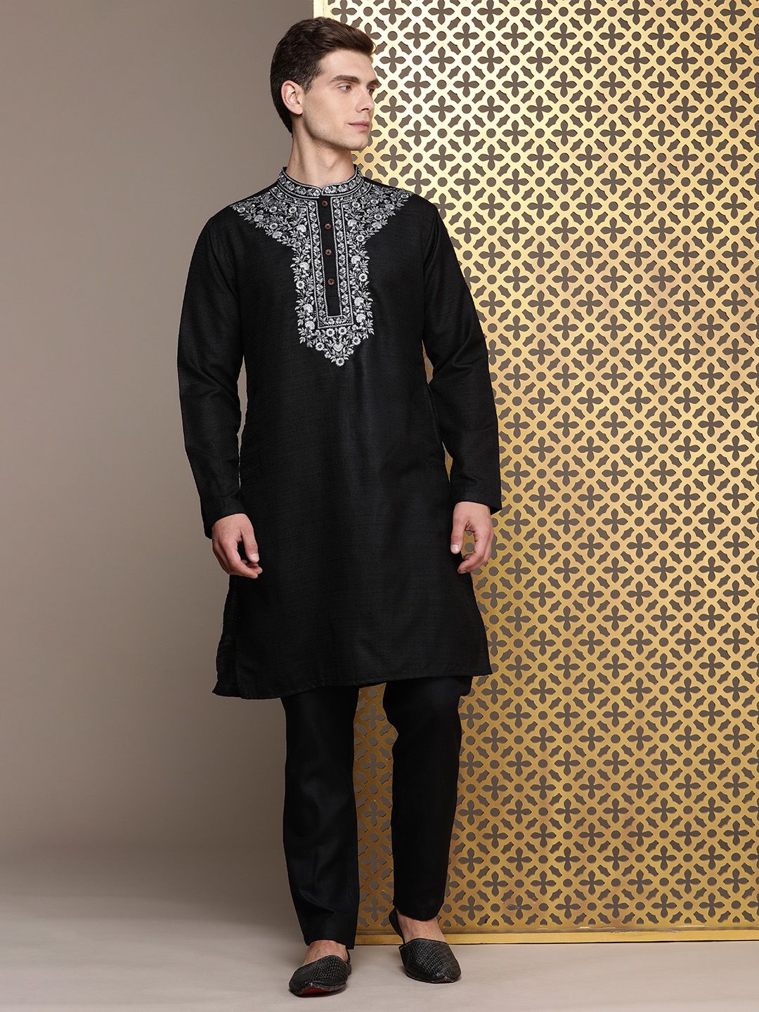 House of Pataudi Men Jashn Floral Embroidered Thread Work Kurta With Trousers