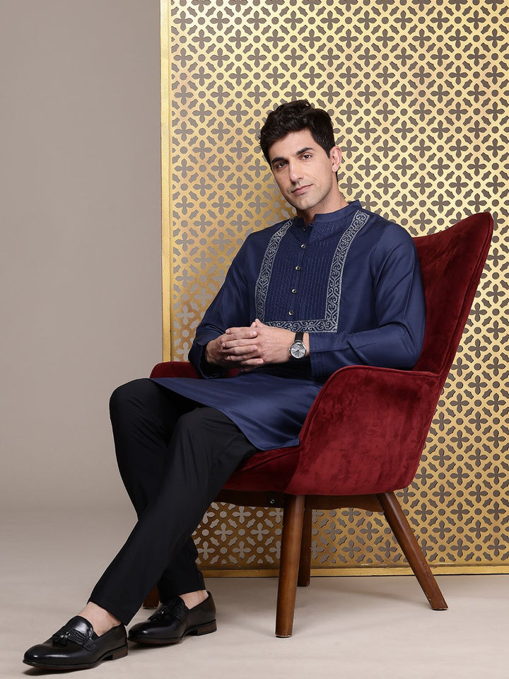 House of Pataudi Ethnic Motifs Yoke Design Mandarin Collar Thread Work Jashn Kurta
