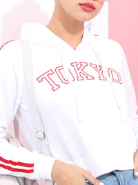 Tokyo Talkies Wanita White Printed Hooded Sweatshirt