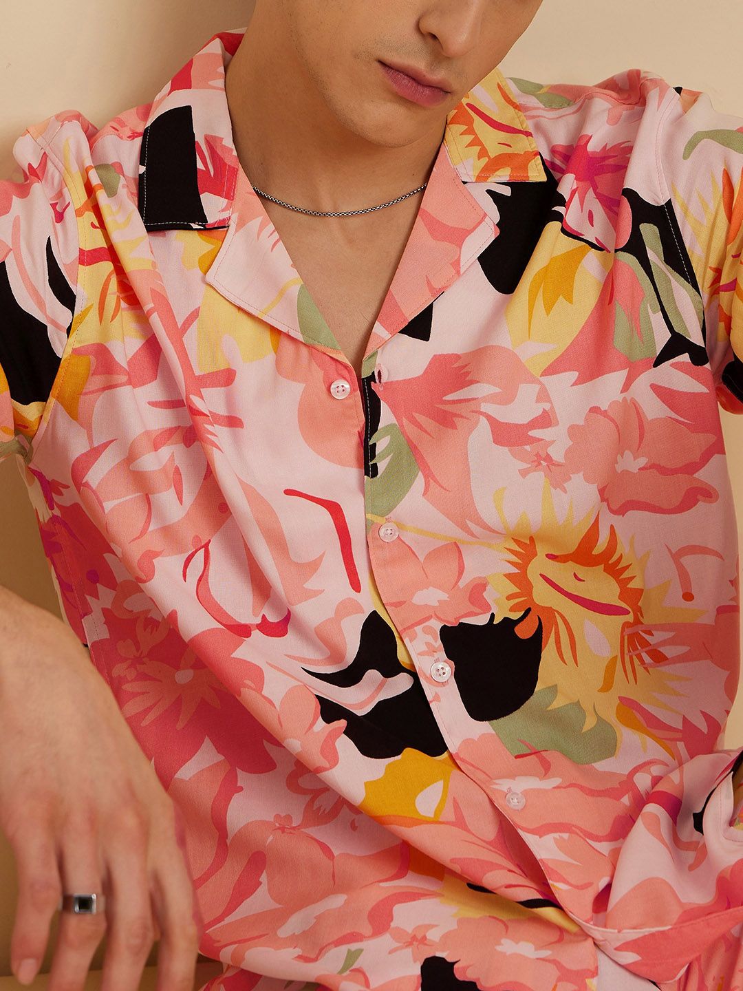 DENNISON The Vacay Mode Geometric Printed Collar Shirt With Shorts