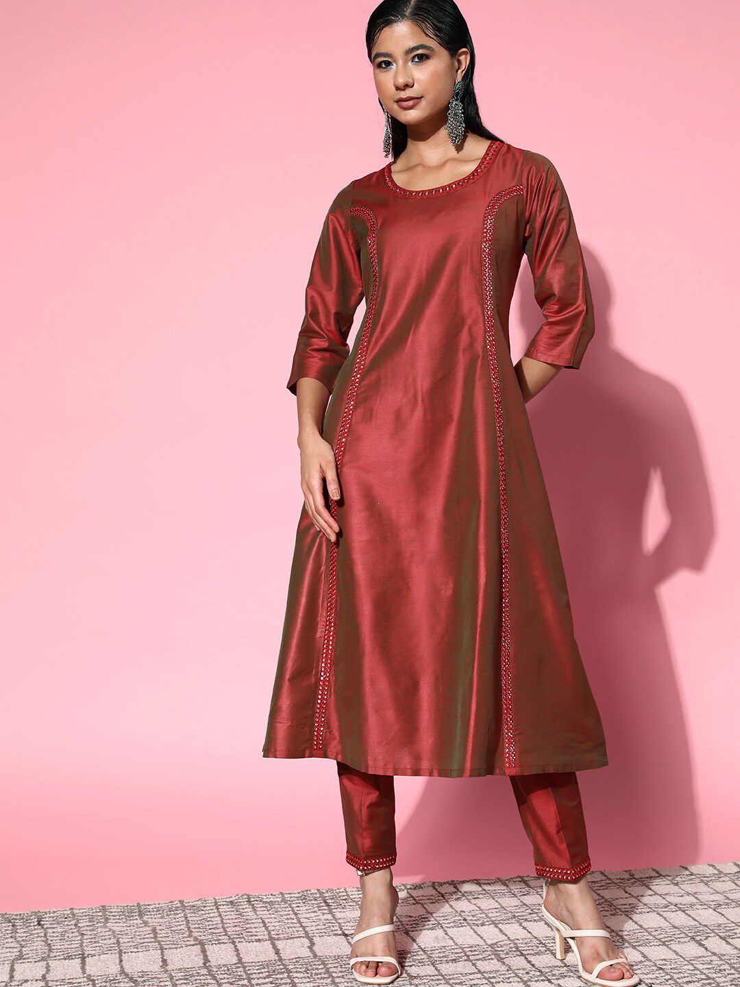 Shae by SASSAFRAS Women Rust Marron Embroidered Mirror Work Kurta with Trousers