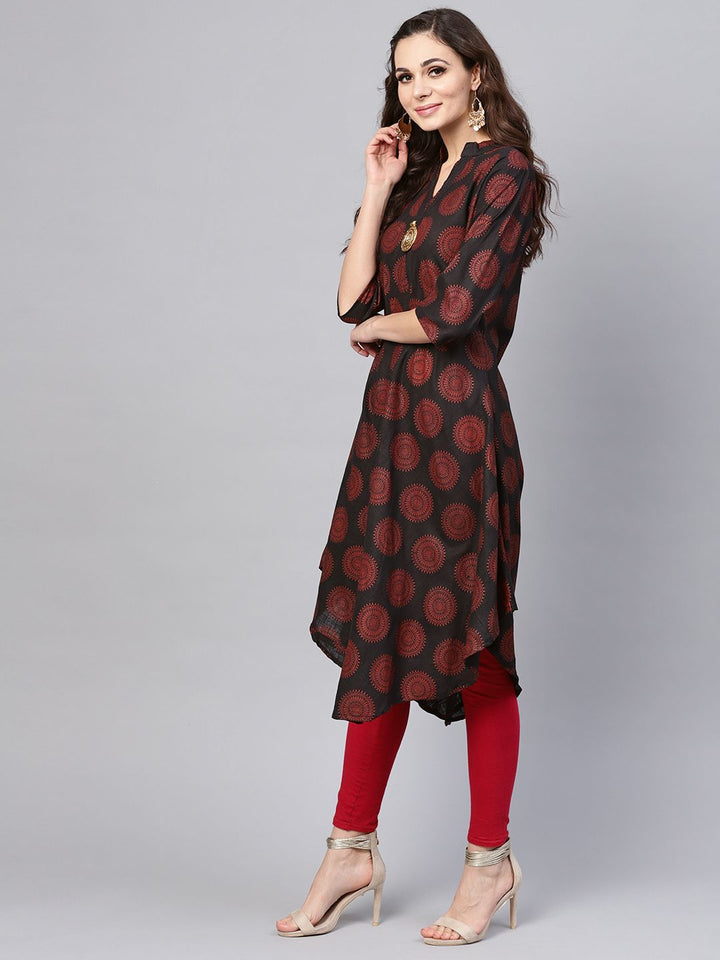 SOJANYA Women Black & Red Printed A-Line Kurta
