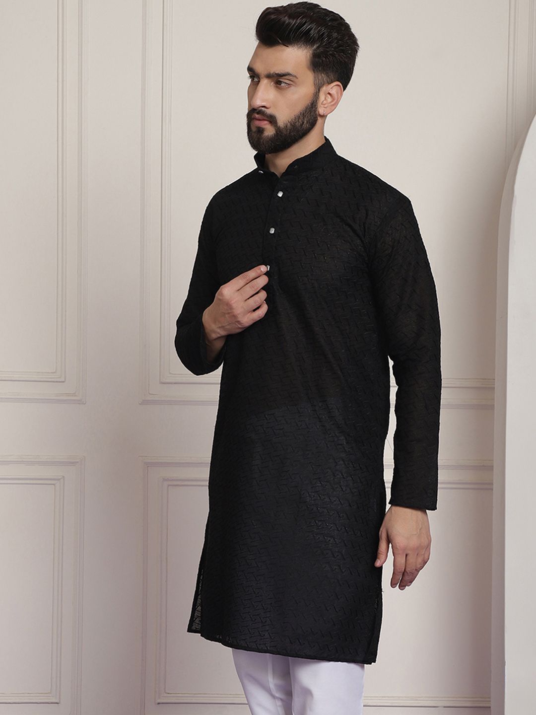 SOJANYA Men Black Chikankari Kurta