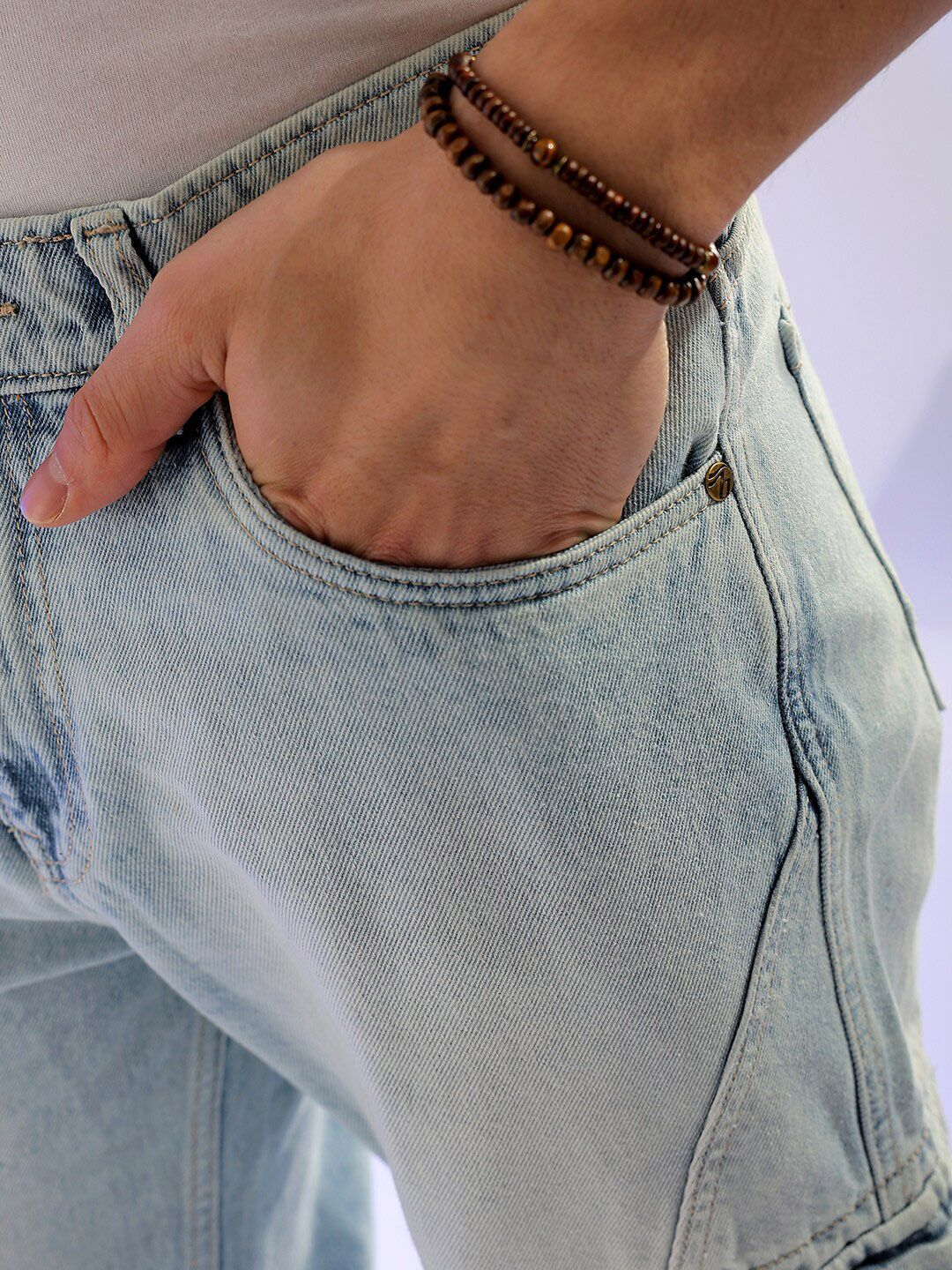 The Indian Garage Co Men Relaxed Fit Clean Look Heavy Fade Pure Cotton Jeans