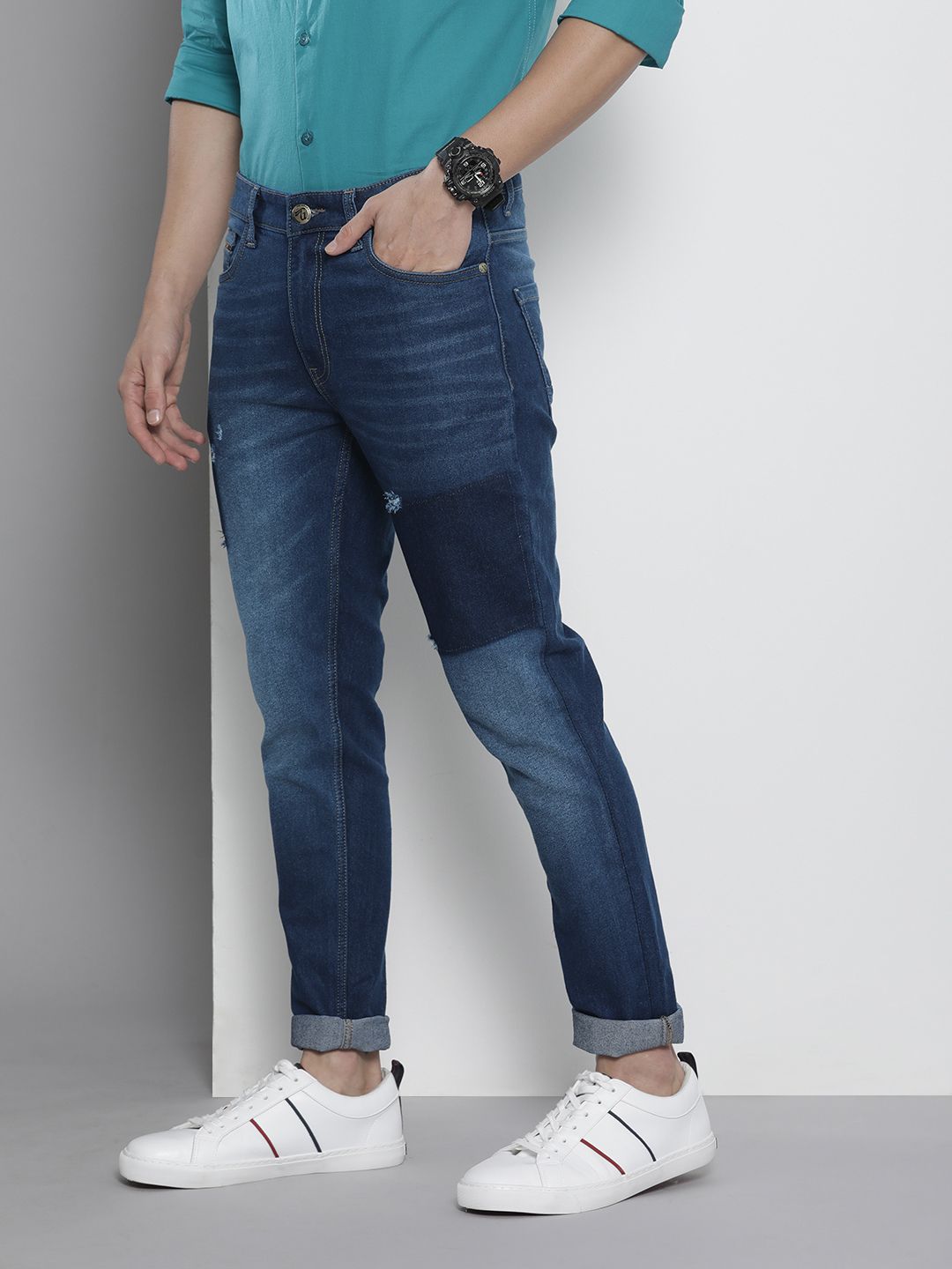 The Indian Garage Co Men Blue Mildly Distressed Light Fade Stretchable Jeans