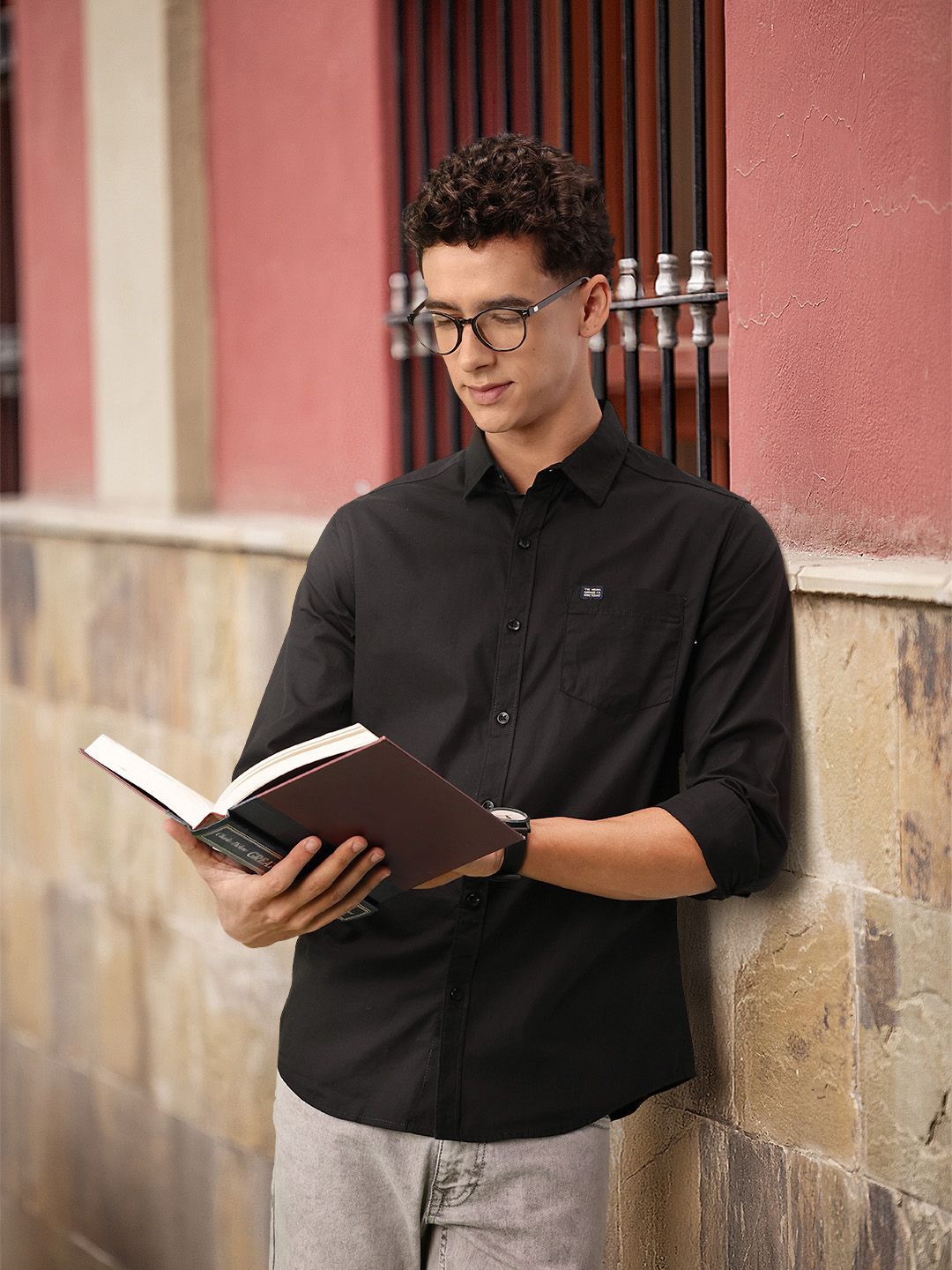 The Indian Garage Co Men Black Comfort Cotton Casual Shirt