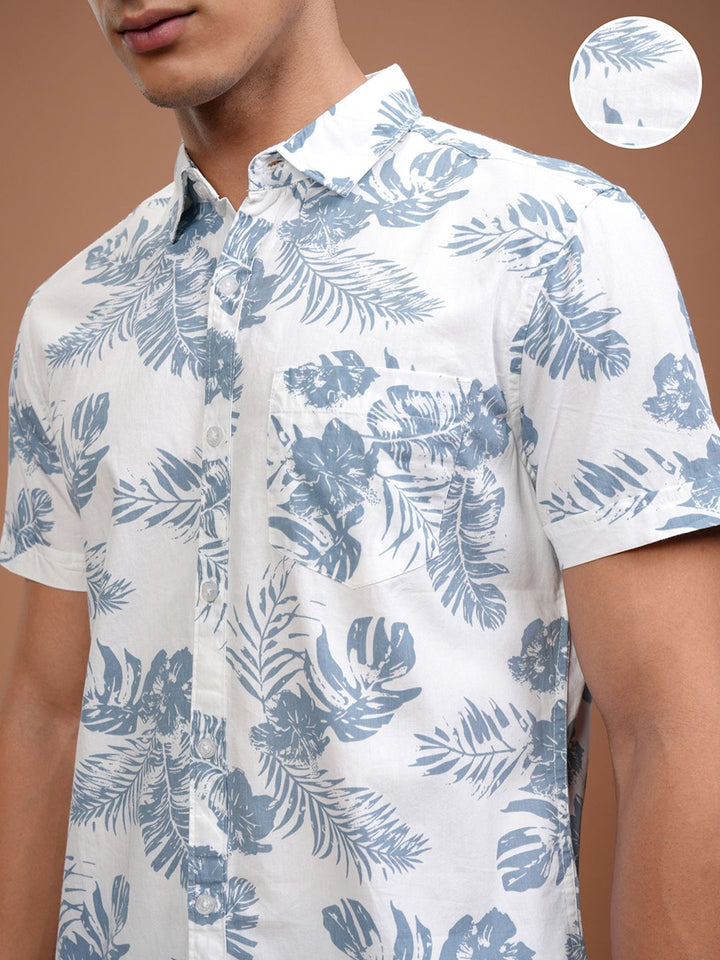 Highlander Men White & Blue Slim Fit Dicetak Baju Kasual