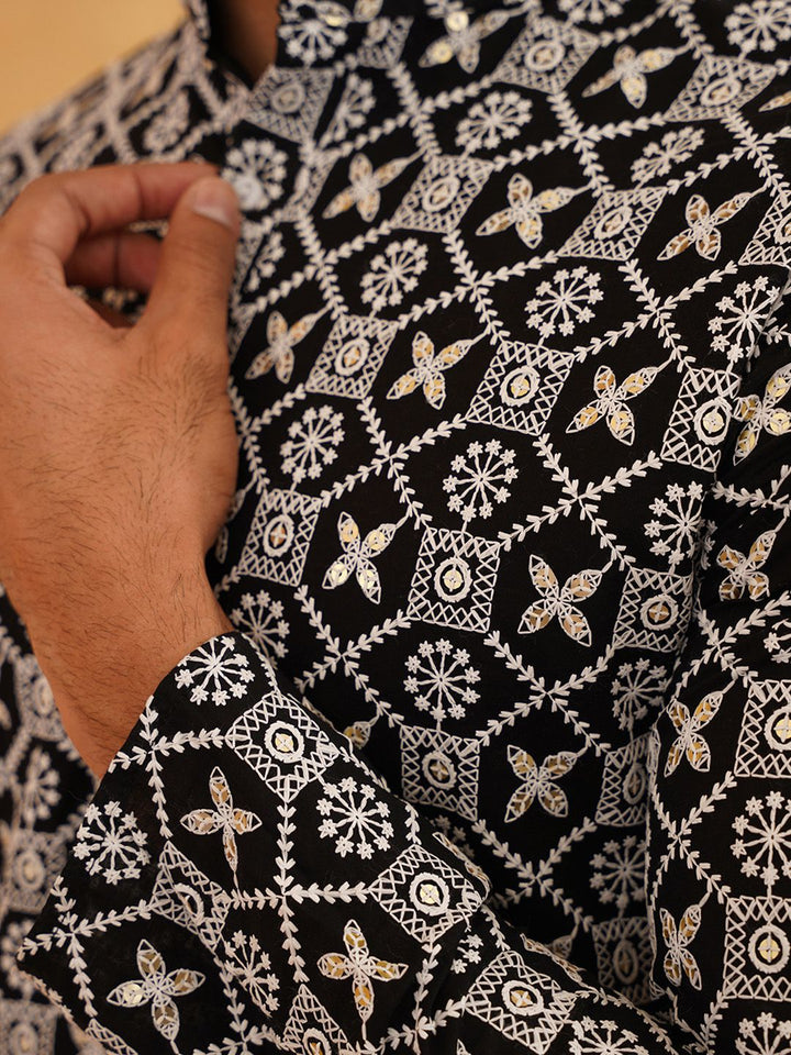SOJANYA Ethnic Motifs Embroidered Mandarin Collar Thread Work Cotton Kurta with Pyjamas