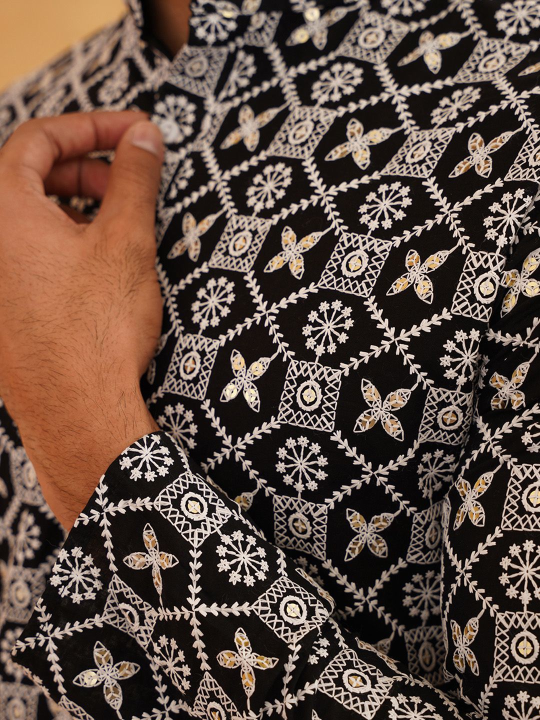 SOJANYA Ethnic Motifs Embroidered Mandarin Collar Thread Work Cotton Kurta with Pyjamas
