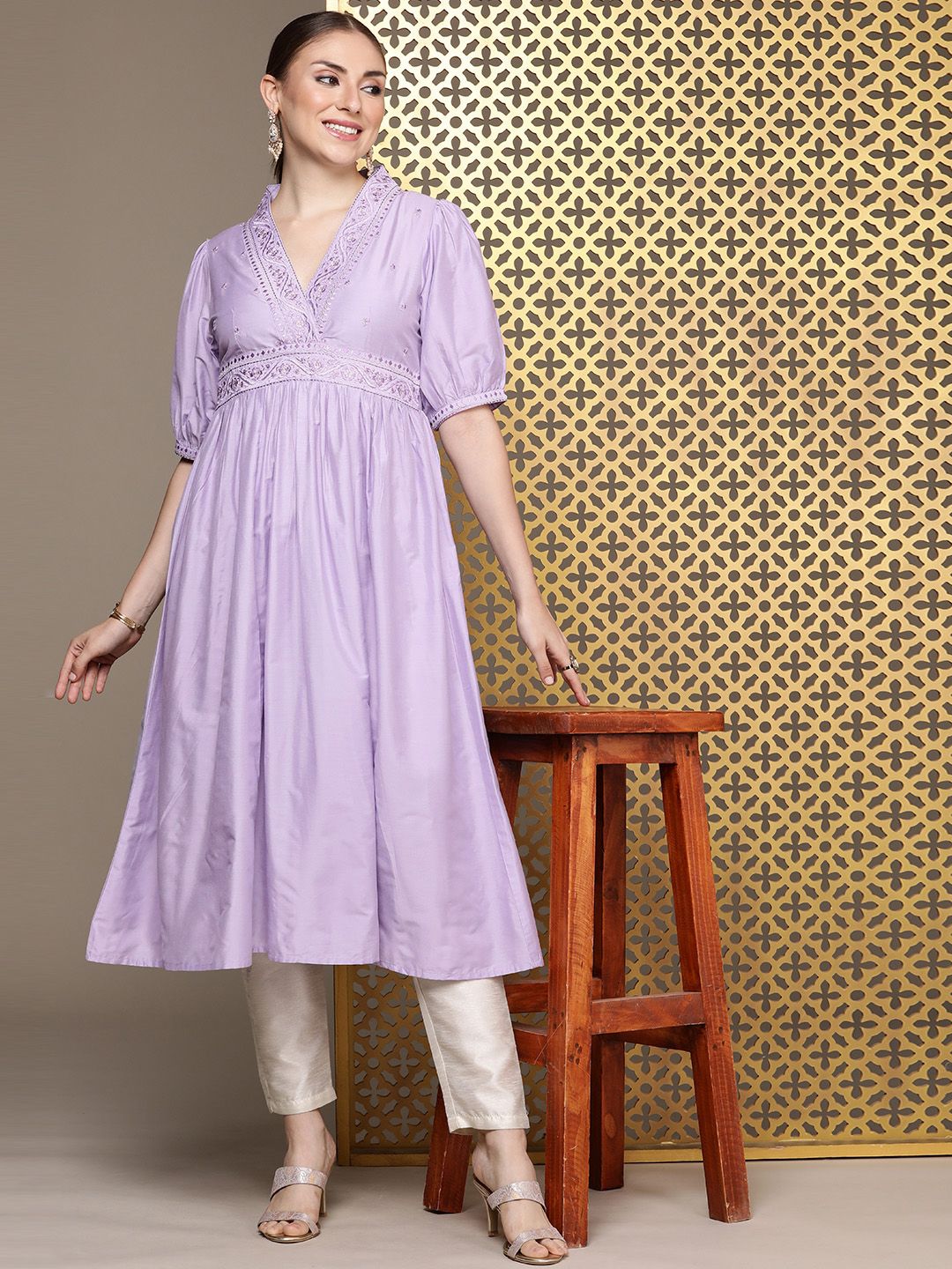 House of Pataudi Jashn Yoke Design Thread Work Floral Kurta