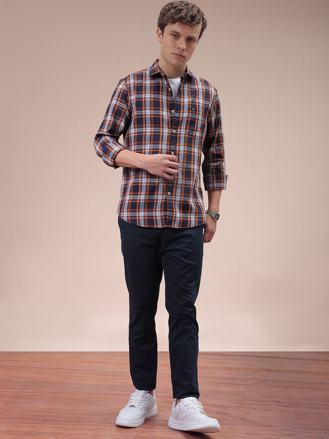The Indian Garage Co Men Slim Fit Checked Spread Collar Casual Shirt