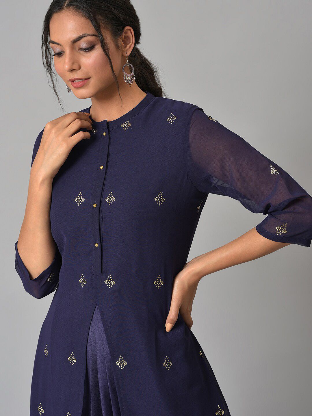 W Women Festive Geometric Print Georgette Cowl Hemline Kurta With Leggings